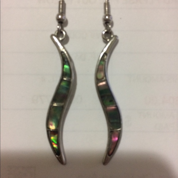Color Changing Earrings - Picture 3 of 3